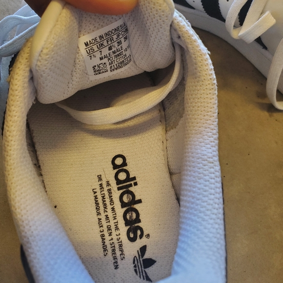 Adidas - Picture 3 of 4